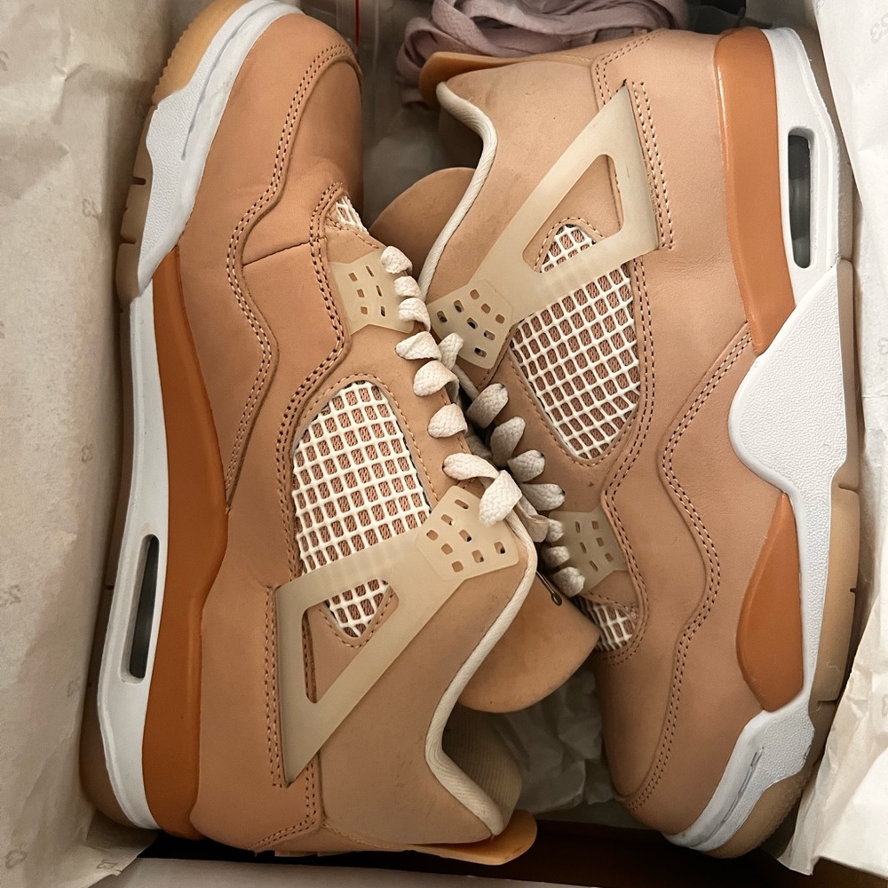 WMNS AIR JORDAN 4 RETRO